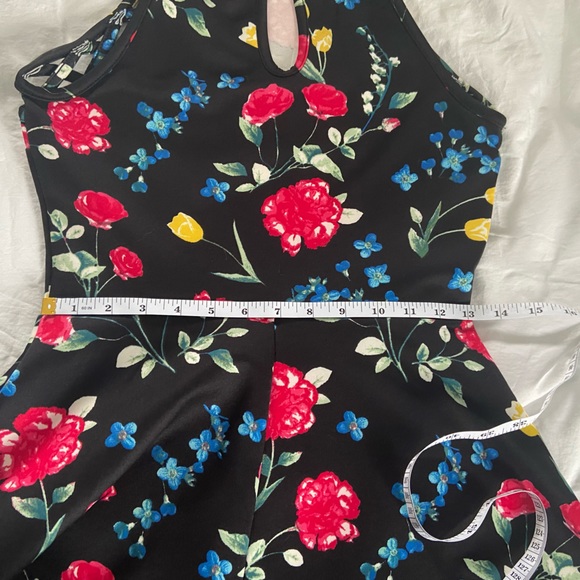 No boundaries black floral dress size 7-9 - Picture 9 of 11
